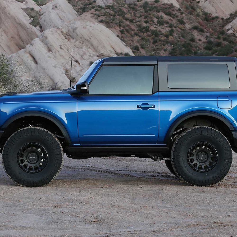 Fabtech 3" UCA Lift Kit Uniball With Dirt Logic 2.5 Coilovers OEM Bilstein Shocks | 2-Door | Bronco 2021+