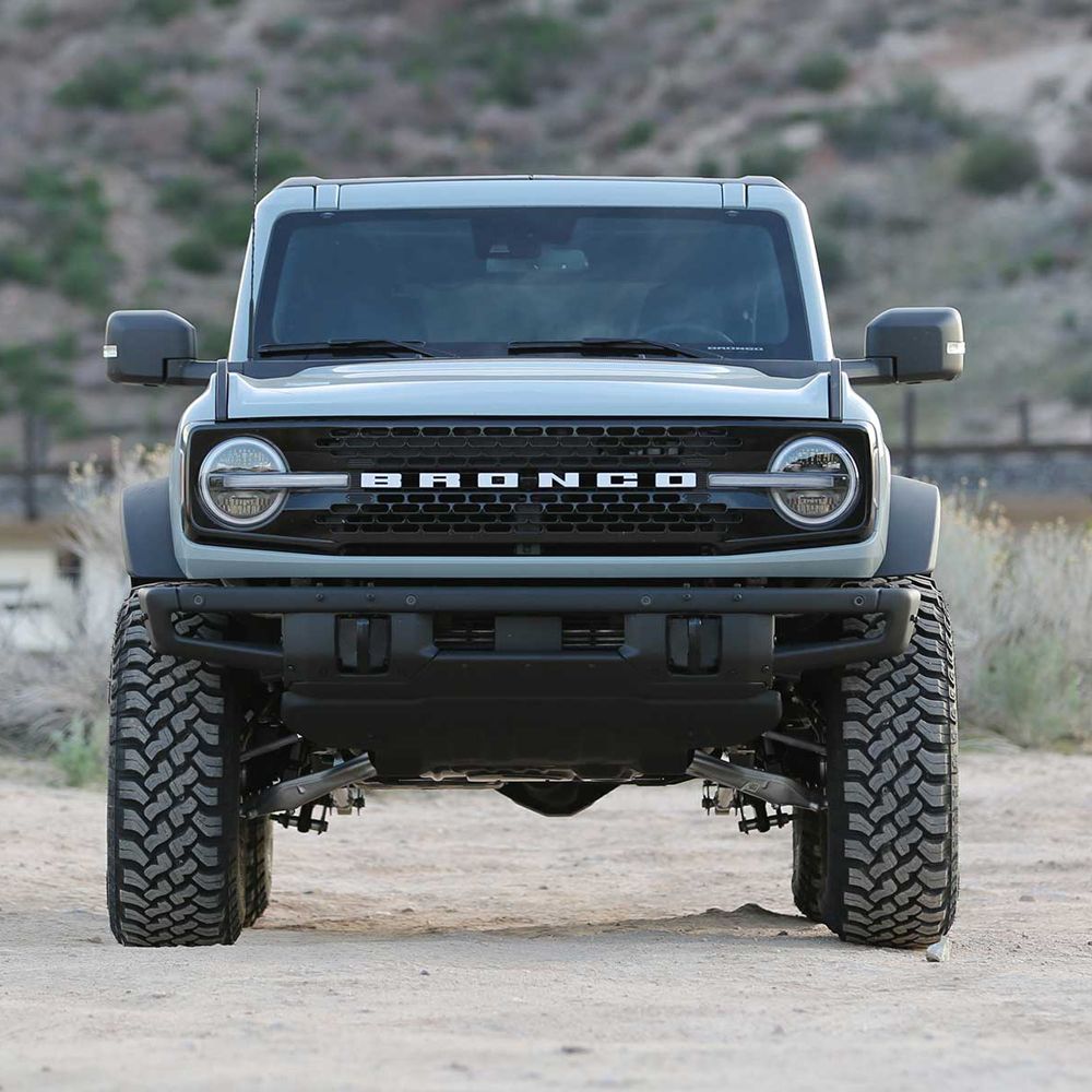 Fabtech 4" UCA Lift Kit Uniball With Dirt Logic 2.5 Coilovers | 2-Door | Bronco 2021+