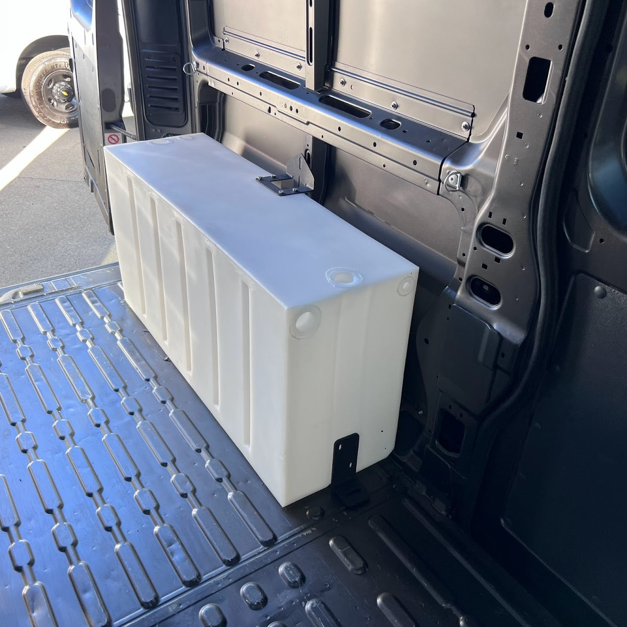 39 GALLON WHEEL WELL WATER TANK FOR 2013-2025 DODGE / RAM PROMASTER 1500, 2500, 3500 136", 159", AND 159" EXT (BOTH SIDES)