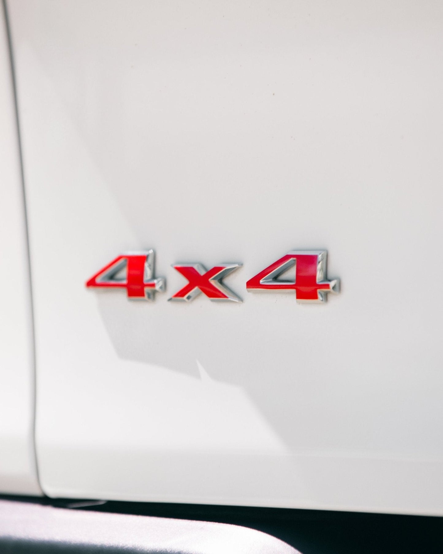 4×4 Emblem Overlay Decal – Color Vinyl Sticker | Fits Jeep Models with 4×4 Badge (Excl. 4xe / Grand Cherokee L/WL)