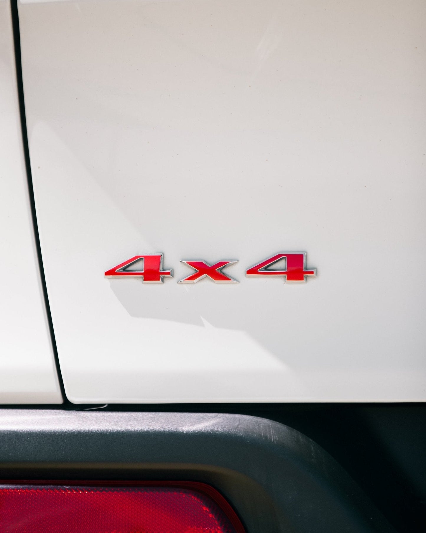 4×4 Emblem Overlay Decal – Color Vinyl Sticker | Fits Jeep Models with 4×4 Badge (Excl. 4xe / Grand Cherokee L/WL)