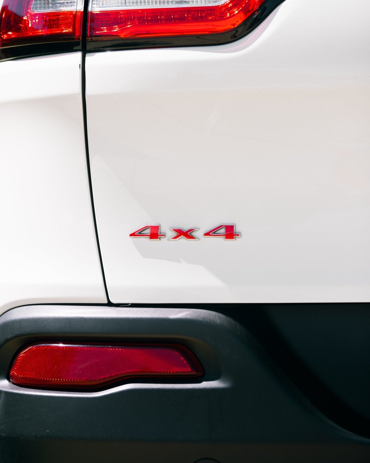 4×4 Emblem Overlay Decal – Color Vinyl Sticker | Fits Jeep Models with 4×4 Badge (Excl. 4xe / Grand Cherokee L/WL)