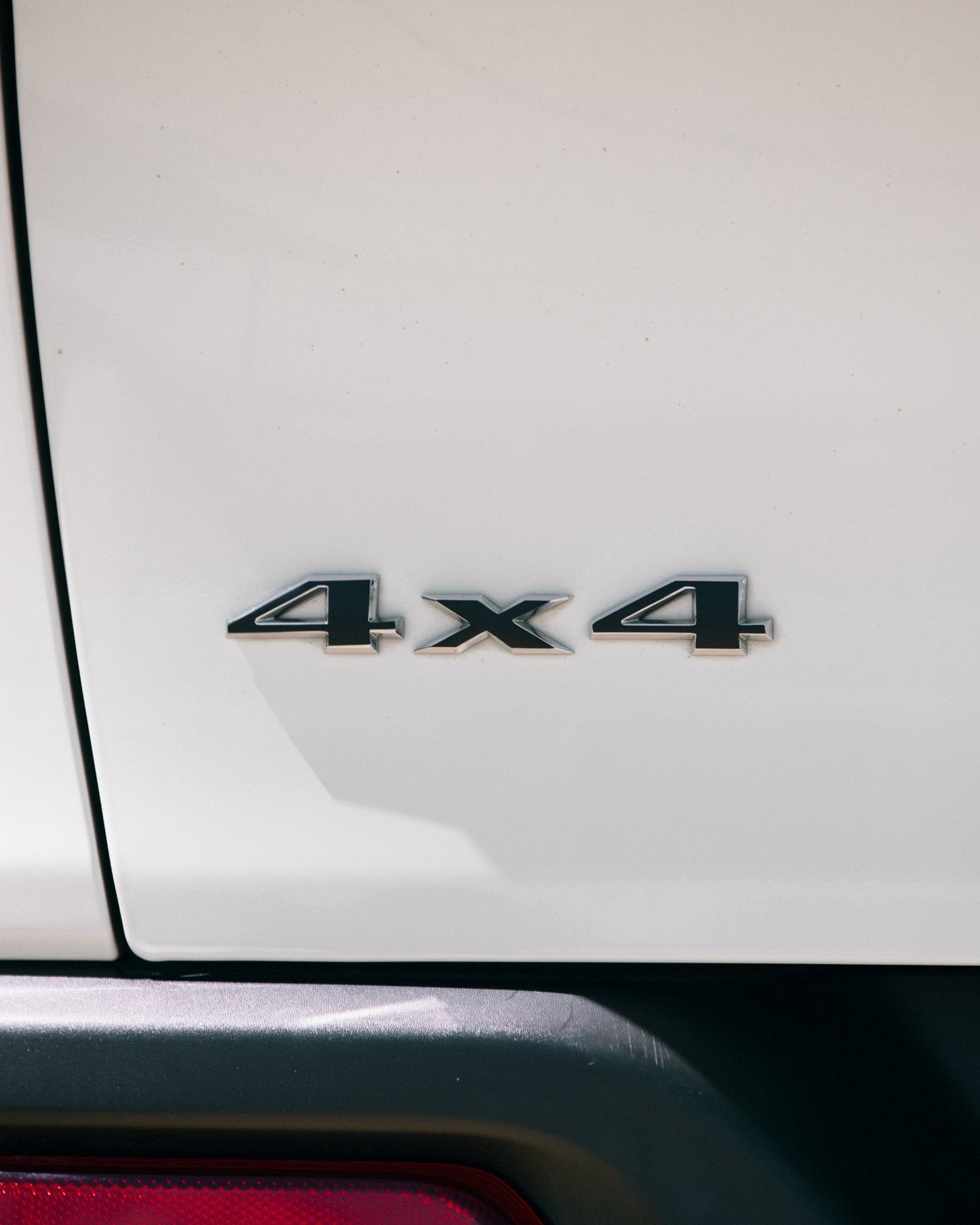 4×4 Emblem Overlay Decal – Color Vinyl Sticker | Fits Jeep Models with 4×4 Badge (Excl. 4xe / Grand Cherokee L/WL)