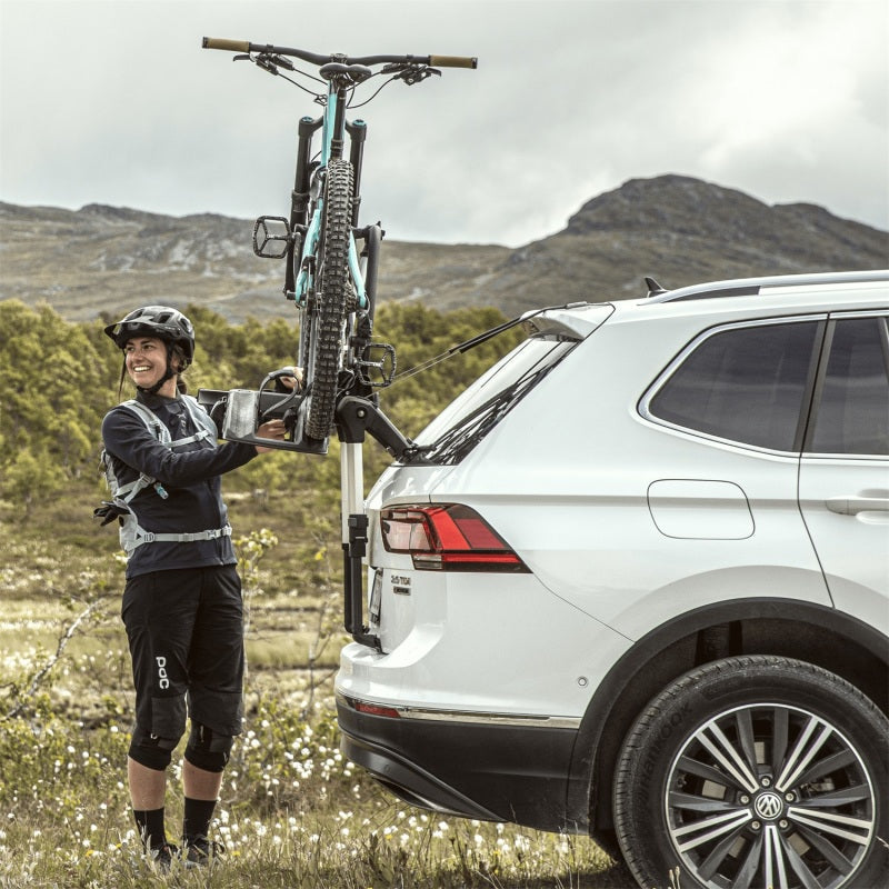 Thule OutWay Platform-Style Trunk Mount Bike Rack w/Raised Platform (Up to 2 Bikes) - Silver/Black