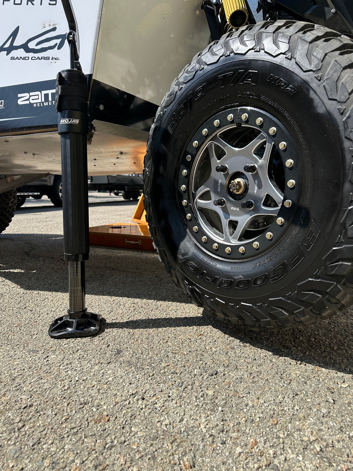 CarbonPro Hydraulic Jack with Mounting Clamps MLH 48'' (Est shipping date W/C December 8th)
