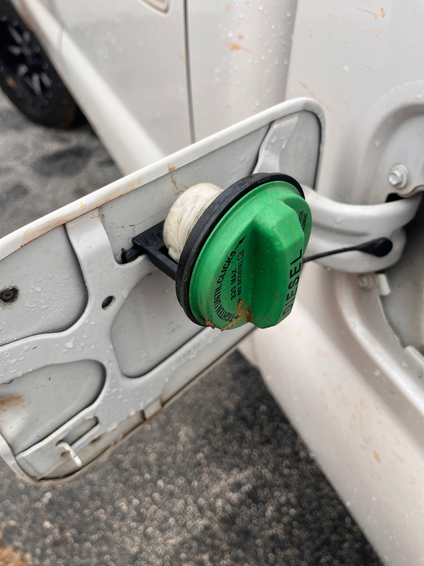 2011-2016 Ford 6.7 Fuel Cap Retainer