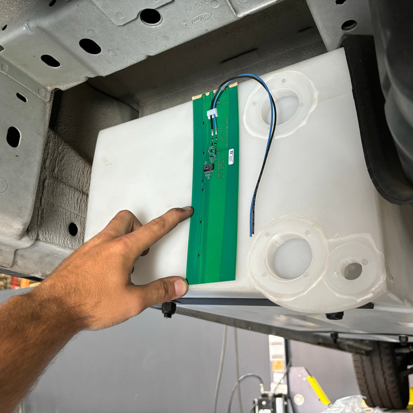 22 Gallon Drivers Side Undercarriage Fresh/Grey Water Tank for 2015-2025 Ford Transit 148" & 148" EXT