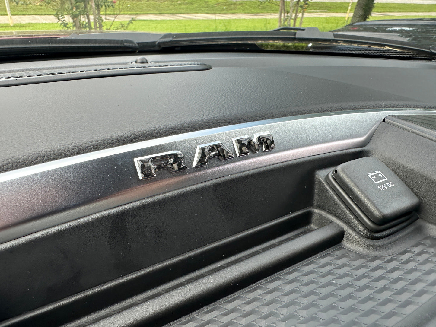 Center Dash Letter Overlays Fits 2025-2026 Ram 1500/2500/3500